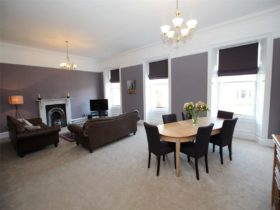 3 bedroom Flat to rent